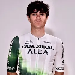 阿尔贝托 · 费尔南德斯 (Alberto Fernandez) 评论