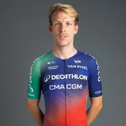 桑德 · 德 · 佩斯特