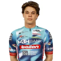 佐姆博尔·塔卡奇