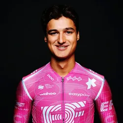 卢卡斯·内鲁尔卡